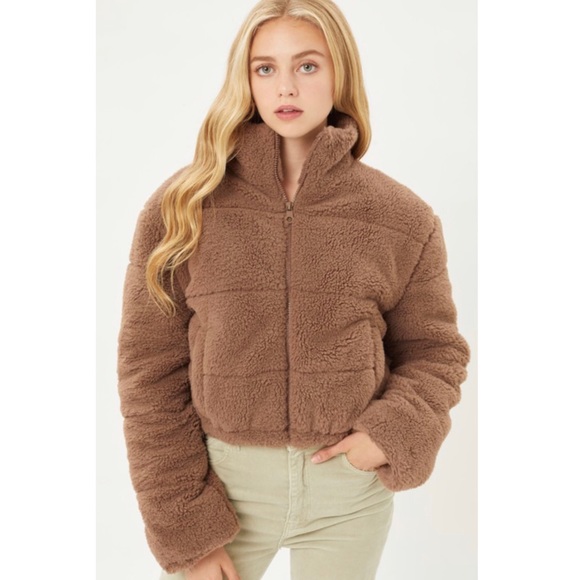 🆕Soft Sherpa zip up jacket - Picture 3 of 9